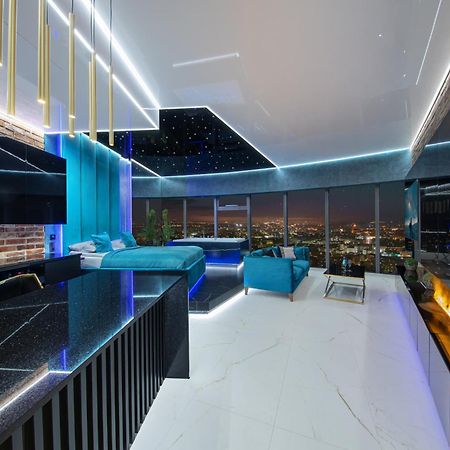 Apartamenty Sky Tower Z Jakuzzi Przy Oknie Вроцлав Экстерьер фото