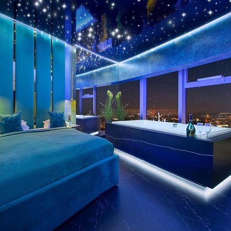 Apartamenty Sky Tower Z Jakuzzi Przy Oknie Вроцлав Экстерьер фото