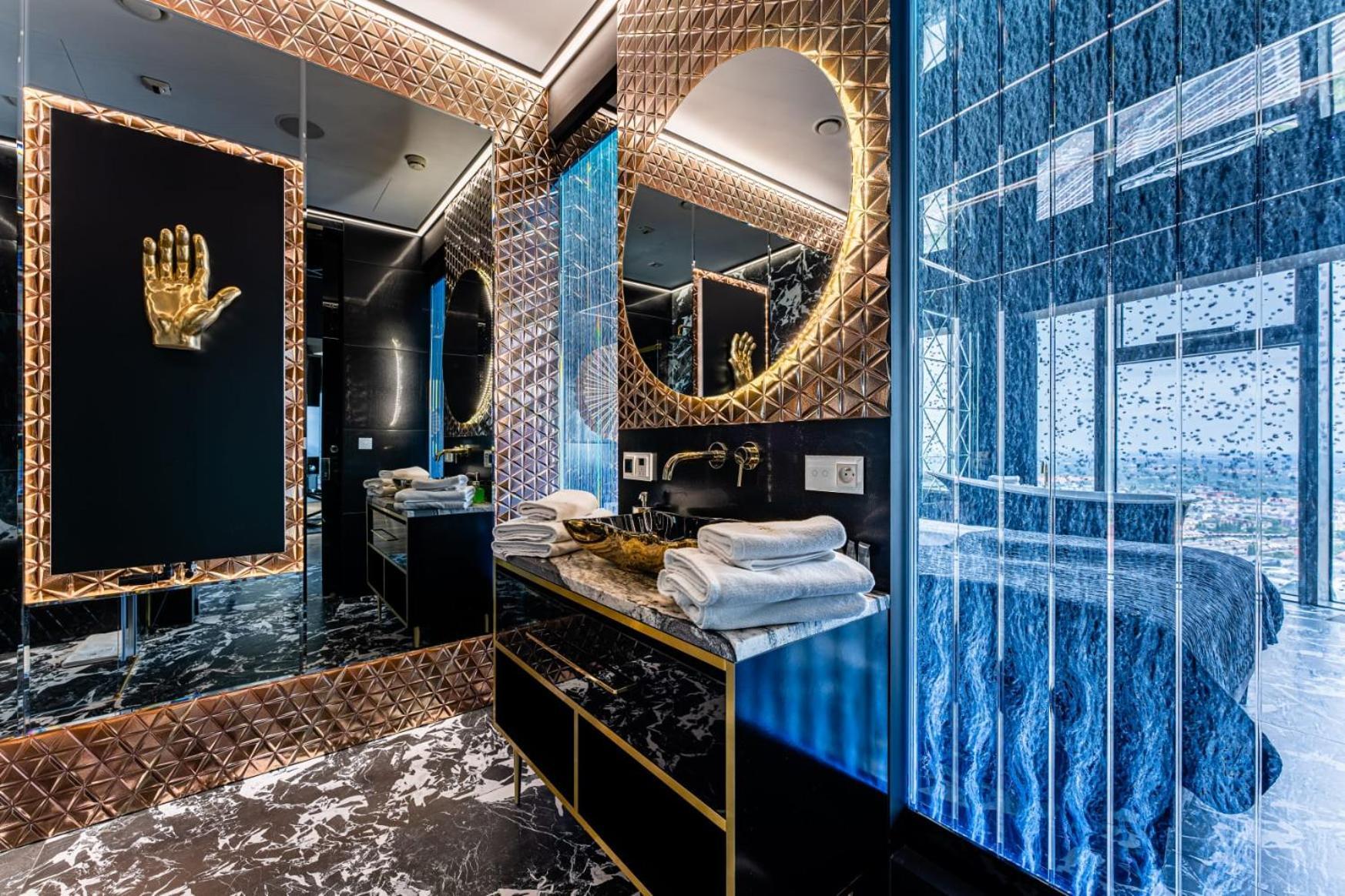 Apartamenty Sky Tower Z Jakuzzi Przy Oknie Вроцлав Экстерьер фото