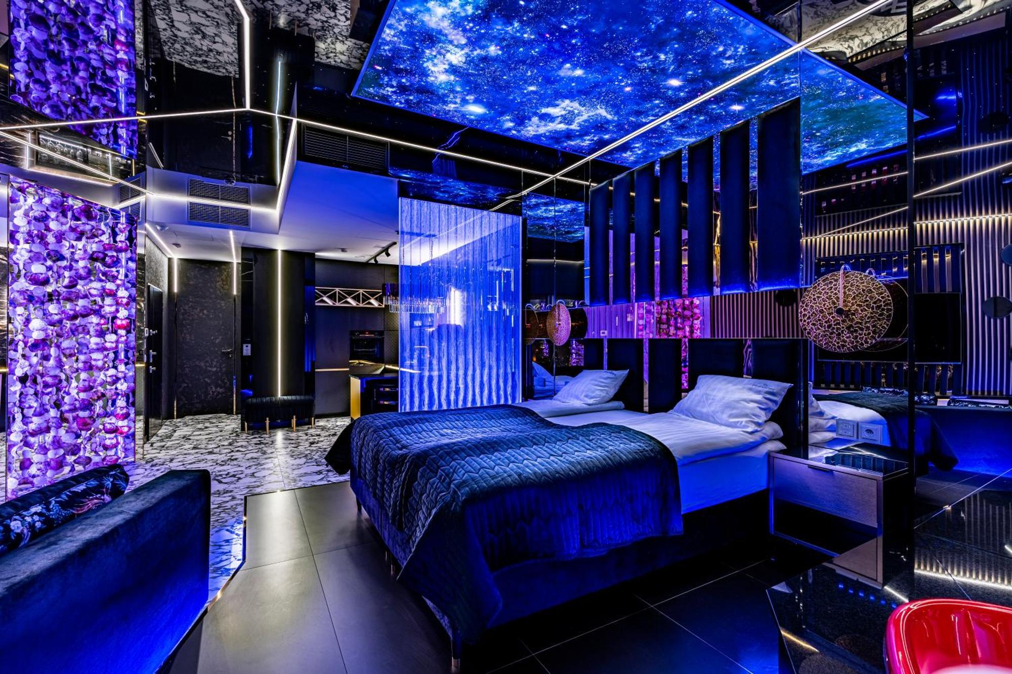 Apartamenty Sky Tower Z Jakuzzi Przy Oknie Вроцлав Экстерьер фото