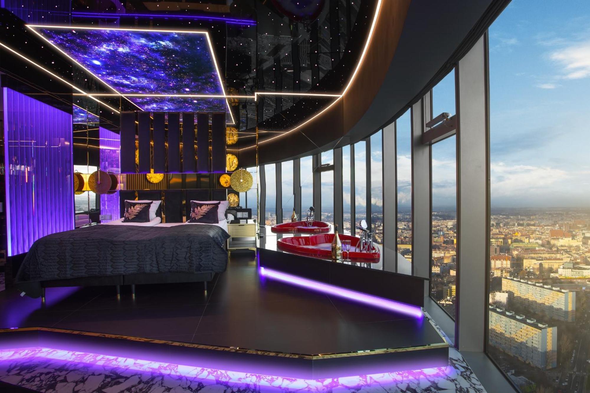 Apartamenty Sky Tower Z Jakuzzi Przy Oknie Вроцлав Экстерьер фото