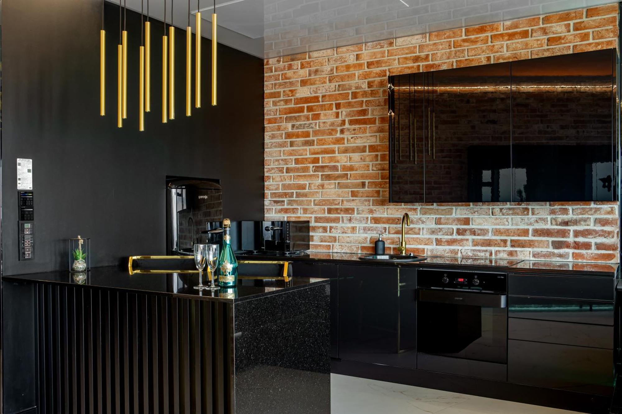 Apartamenty Sky Tower Z Jakuzzi Przy Oknie Вроцлав Экстерьер фото